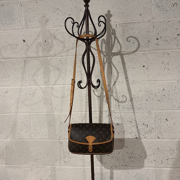 Louis Vuitton Crossbody bag 💎 RARE DISCONTINUED 💎 - Picture 7 of 8